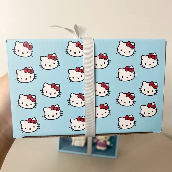 Hello Kitty Blue Sky Unicorn Salt & Pepper Shakers - Picture 5 of 7